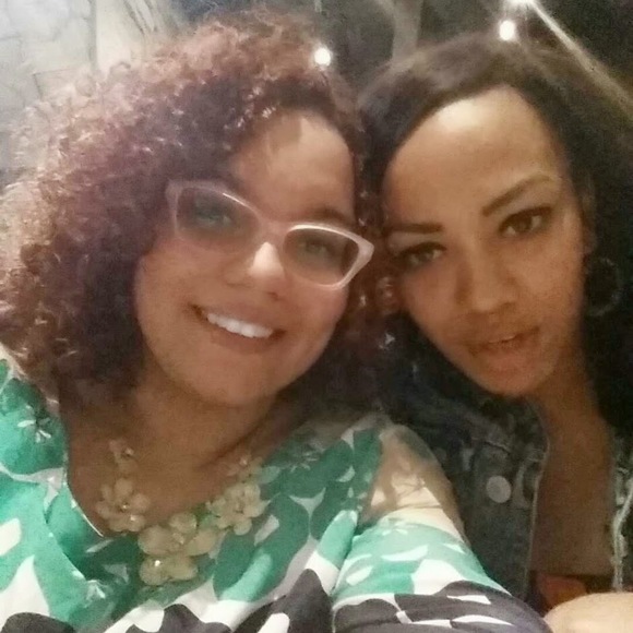 Meet your Posher, April - Picture 1 of 1